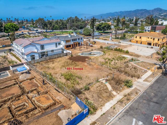 851 Toyopa Drive, Los Angeles, CA 90272