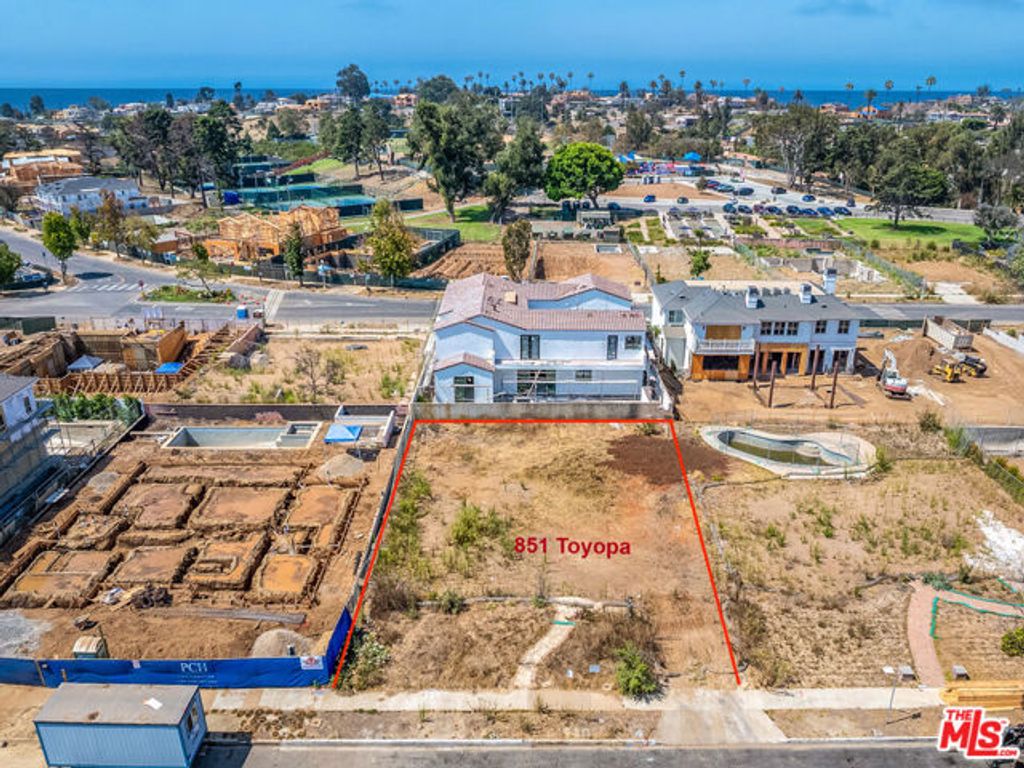 851 Toyopa Drive, Los Angeles, CA 90272