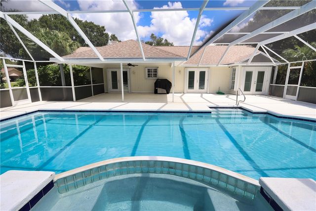 3295 4th Place, Vero Beach, FL 32968
