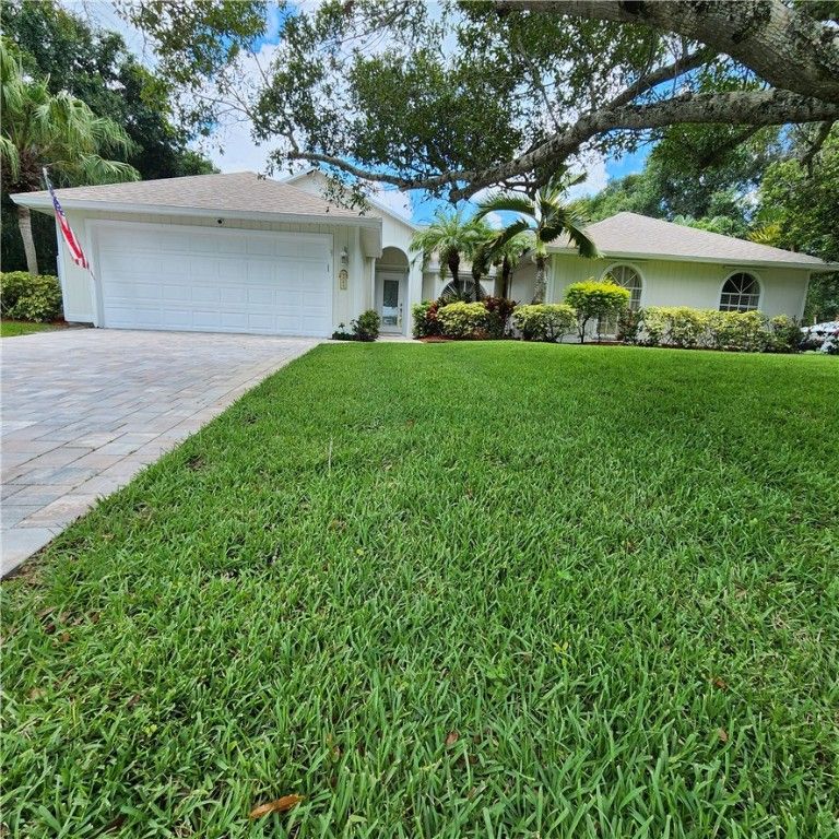 3295 4th Place, Vero Beach, FL 32968