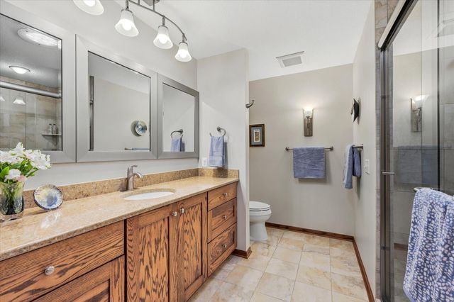 974 Kohlman Lane, Maplewood, MN 55109