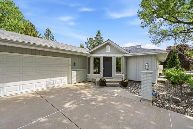 974 Kohlman Lane, Maplewood, MN 55109