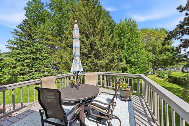 974 Kohlman Lane, Maplewood, MN 55109