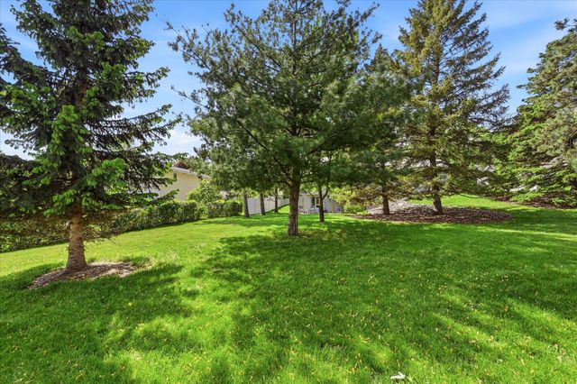 974 Kohlman Lane, Maplewood, MN 55109