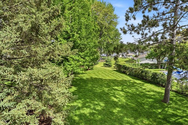 974 Kohlman Lane, Maplewood, MN 55109