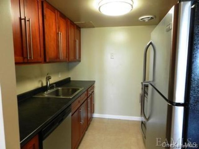 304 Chateau Rive Street 304, Peekskill, NY 10566
