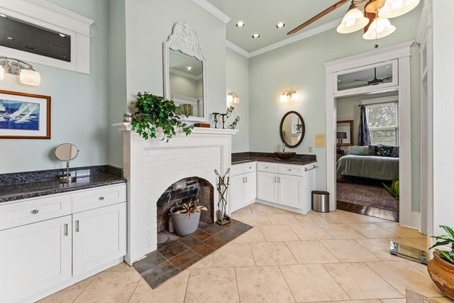 4515 Stapper Rd, Saint Hedwig, TX 78152
