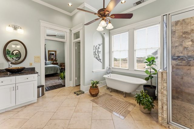 4515 Stapper Rd, Saint Hedwig, TX 78152