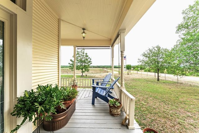 4515 Stapper Rd, Saint Hedwig, TX 78152