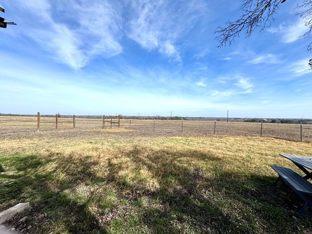 4515 Stapper Rd, Saint Hedwig, TX 78152
