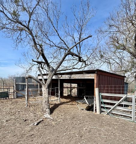 4515 Stapper Rd, Saint Hedwig, TX 78152