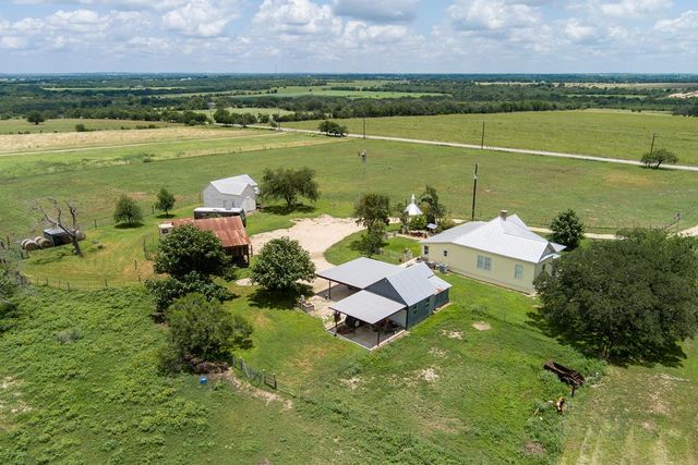 4515 Stapper Rd, Saint Hedwig, TX 78152