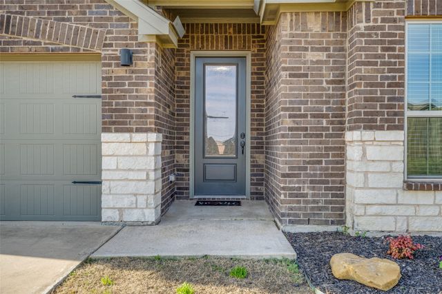 900 Juneberry Drive, Denton, TX 76207