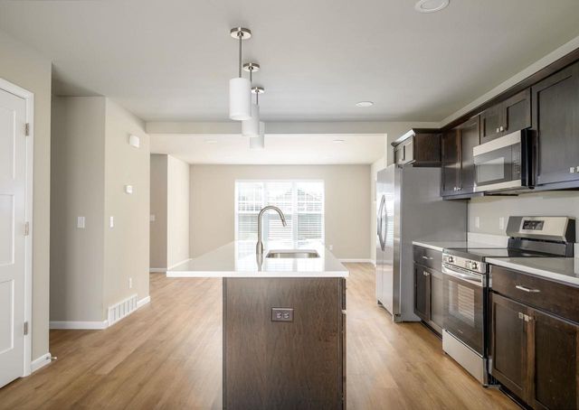 10110 Mosaic Way, Middleton, WI 53562