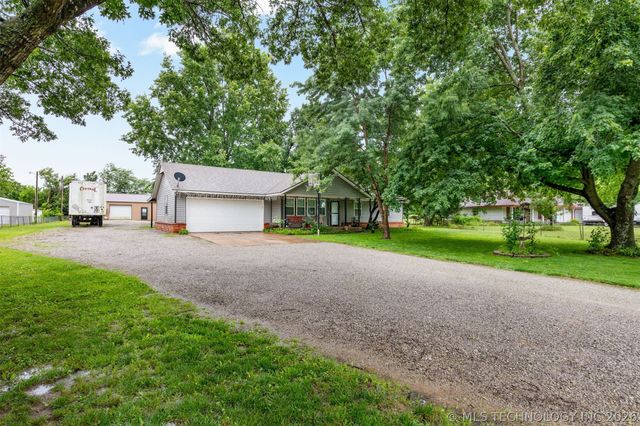 14830 Cedar Drive, Claremore, OK 74017