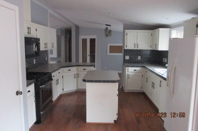 2380 54th Street, Fennville, MI 49408