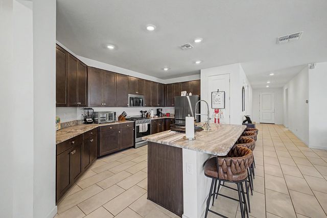 2548 W Grenadine Road, Phoenix, AZ 85041