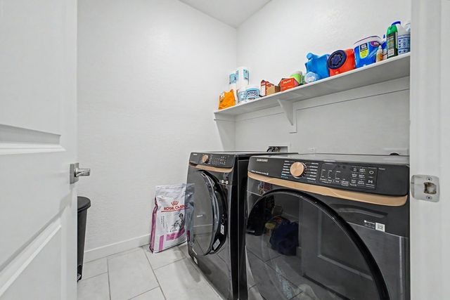 2548 W Grenadine Road, Phoenix, AZ 85041