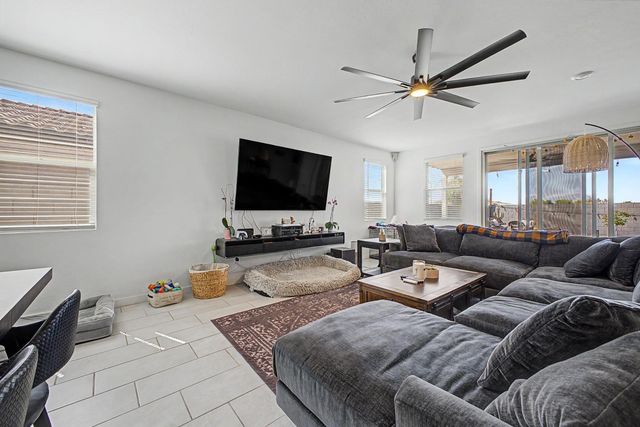 2548 W Grenadine Road, Phoenix, AZ 85041