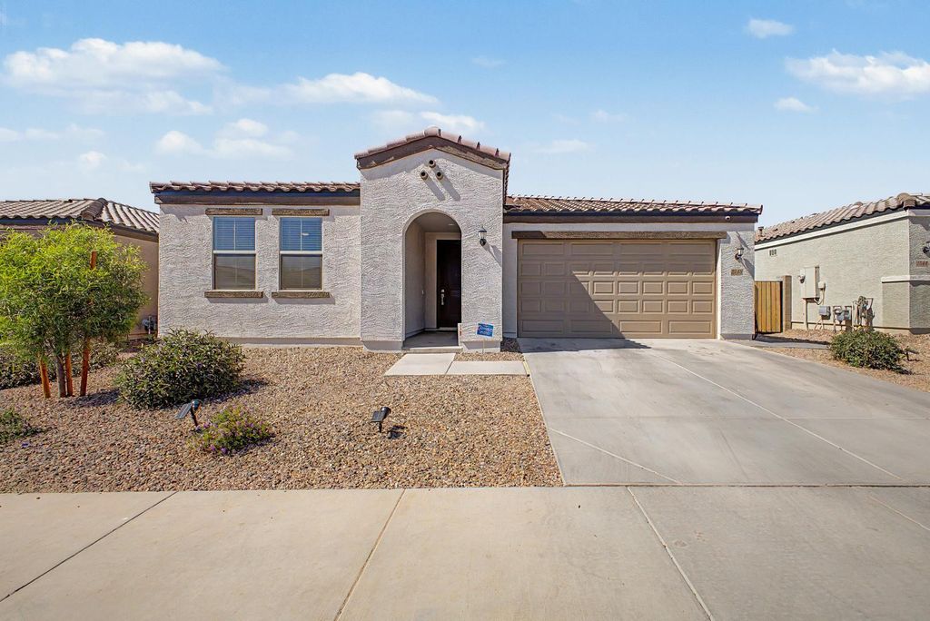 2548 W Grenadine Road, Phoenix, AZ 85041