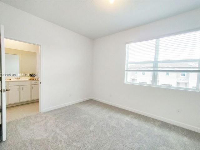 400 SE CROSSOAK LN, Port St. Lucie, FL 34984