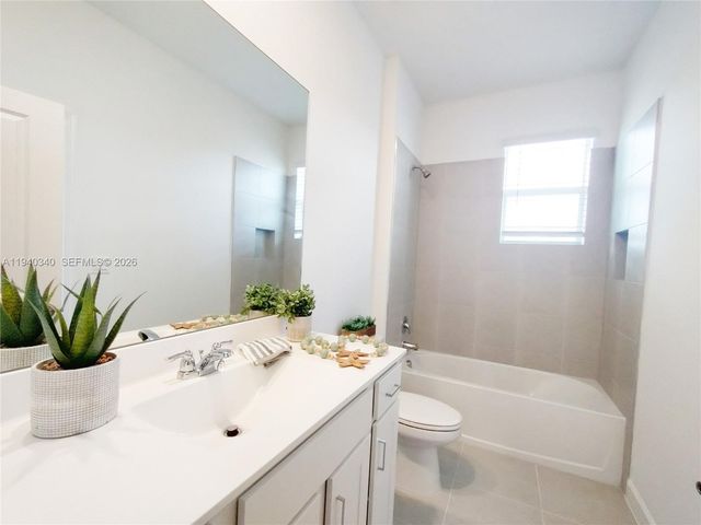 400 SE CROSSOAK LN, Port St. Lucie, FL 34984