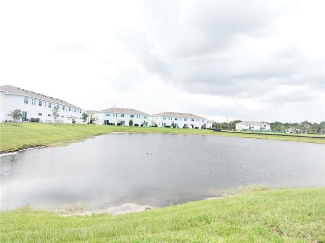 400 SE CROSSOAK LN, Port St. Lucie, FL 34984