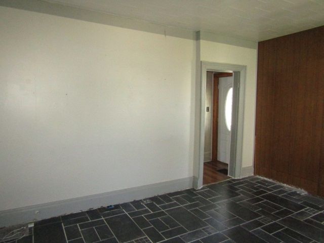 221 S 4th St, West Newton, PA 15089