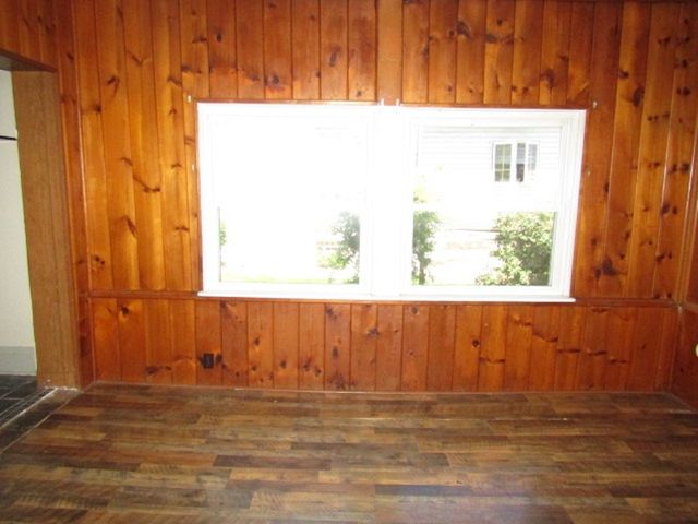 221 S 4th St, West Newton, PA 15089