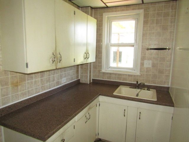 221 S 4th St, West Newton, PA 15089