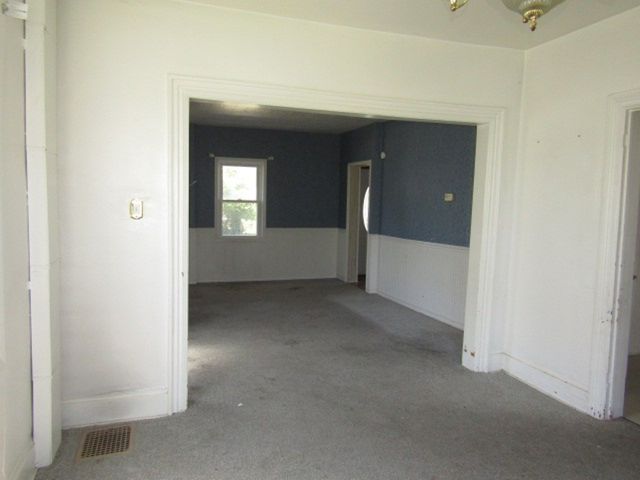 221 S 4th St, West Newton, PA 15089