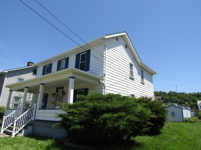 221 S 4th St, West Newton, PA 15089