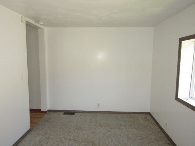 221 S 4th St, West Newton, PA 15089