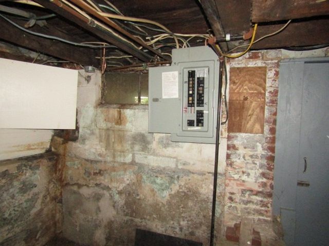 221 S 4th St, West Newton, PA 15089
