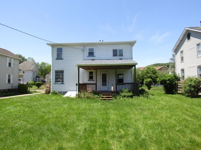 221 S 4th St, West Newton, PA 15089