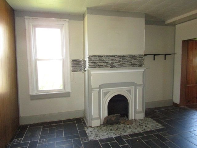 221 S 4th St, West Newton, PA 15089