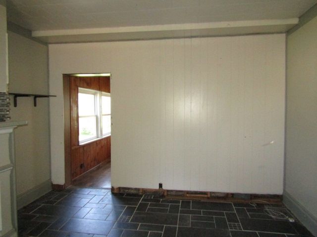 221 S 4th St, West Newton, PA 15089