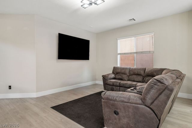 10137 Glorious Moon Court, Las Vegas, NV 89178