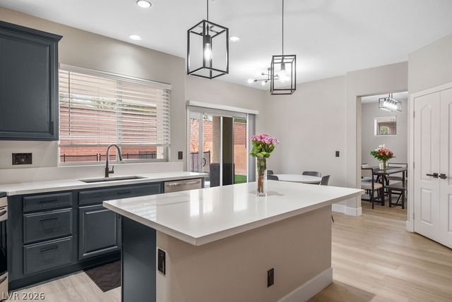 10137 Glorious Moon Court, Las Vegas, NV 89178