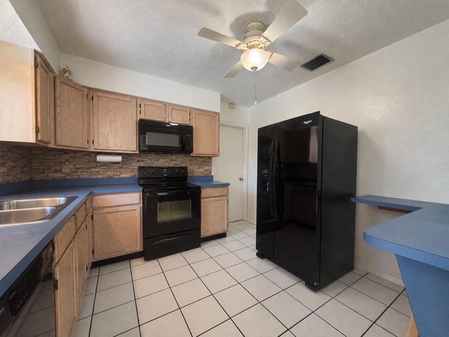 6884 NW 12TH Street, Plantation, FL 33313