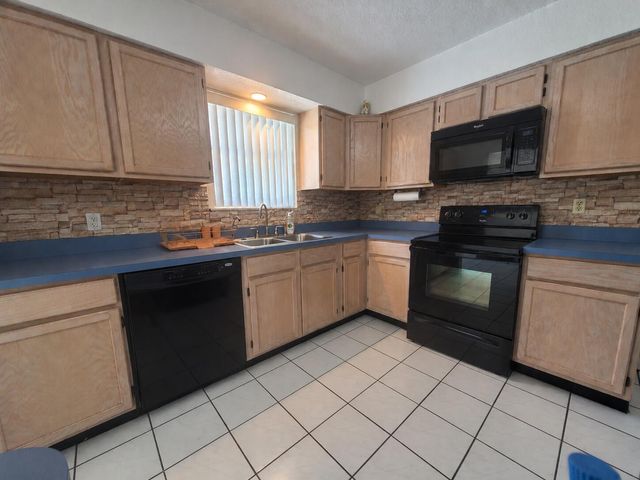 6884 NW 12TH Street, Plantation, FL 33313