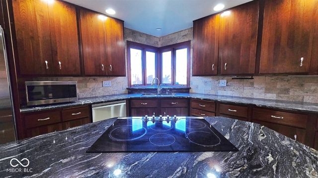 6520 Forrest Commons Boulevard, Indianapolis, IN 46227