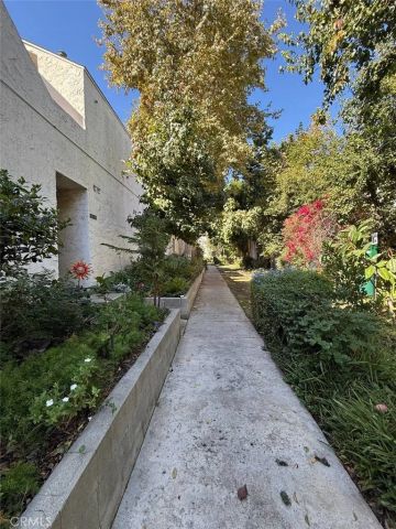 18411 Hatteras, Tarzana, CA 91356