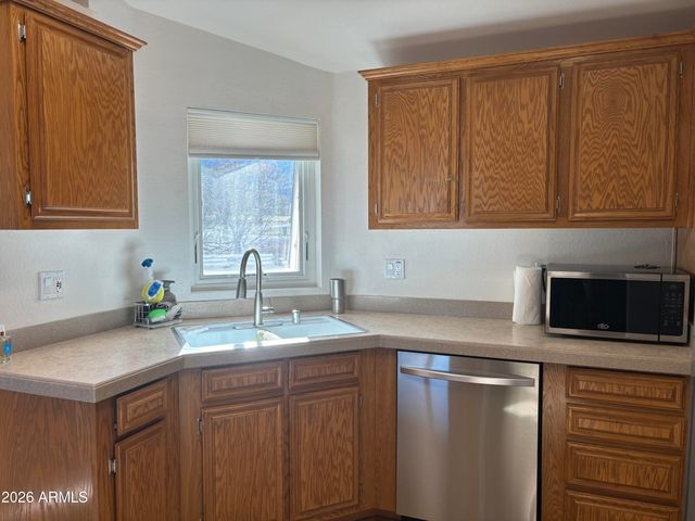 7053 S Elmer Loop, Hereford, AZ 85615