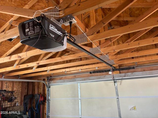 7053 S Elmer Loop, Hereford, AZ 85615