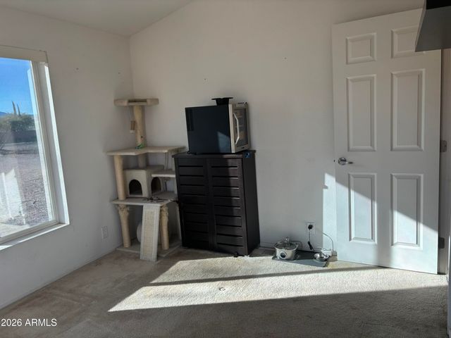 7053 S Elmer Loop, Hereford, AZ 85615