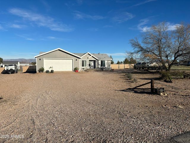7053 S Elmer Loop, Hereford, AZ 85615