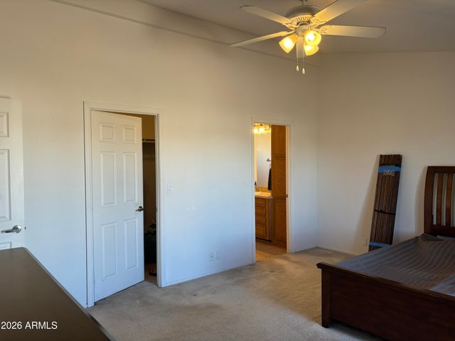 7053 S Elmer Loop, Hereford, AZ 85615