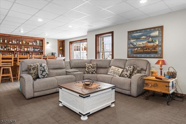 20 Turnberry Ln, Hardyston Twp., NJ 07419