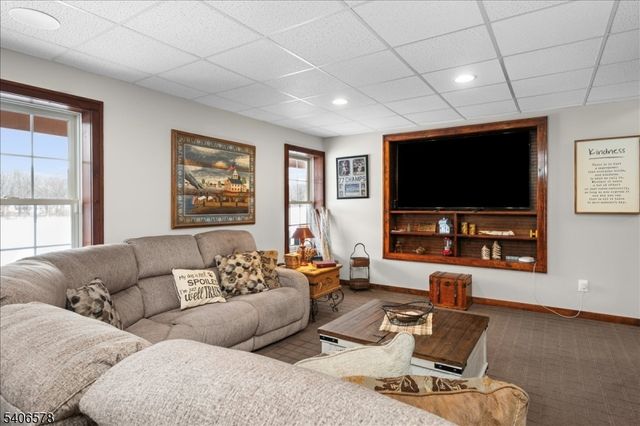 20 Turnberry Ln, Hardyston Twp., NJ 07419